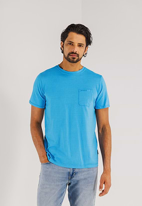 T-shirt-met-fijne-streep-en-borstzak