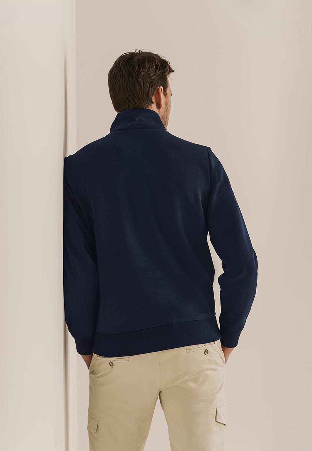 Sweatvest-met-steekzakken-en-nylon-details
