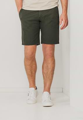 Chinoshort-met-gestreepte-details