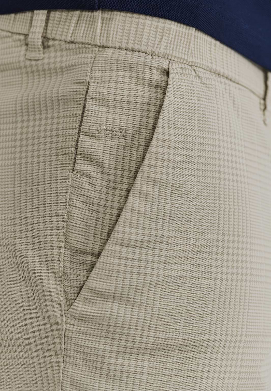 Chinoshorts-mit-Karomuster
