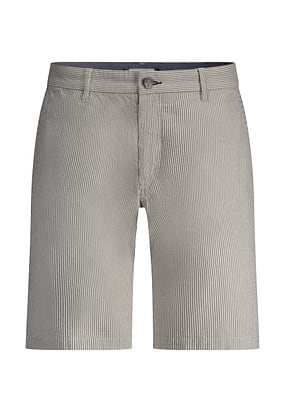Chinoshort-met-streeppatroon