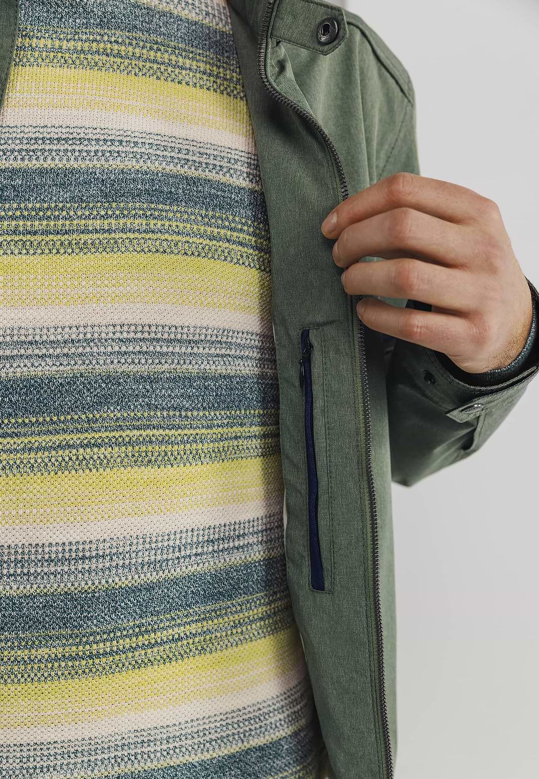 OUTERWEAR-jas-met-steekzakken