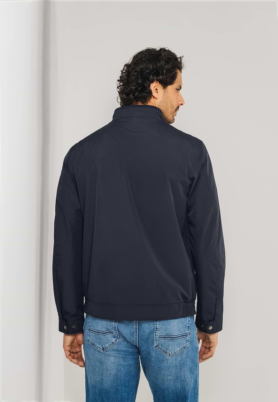 OUTERWEAR-jas-met-steekzakken