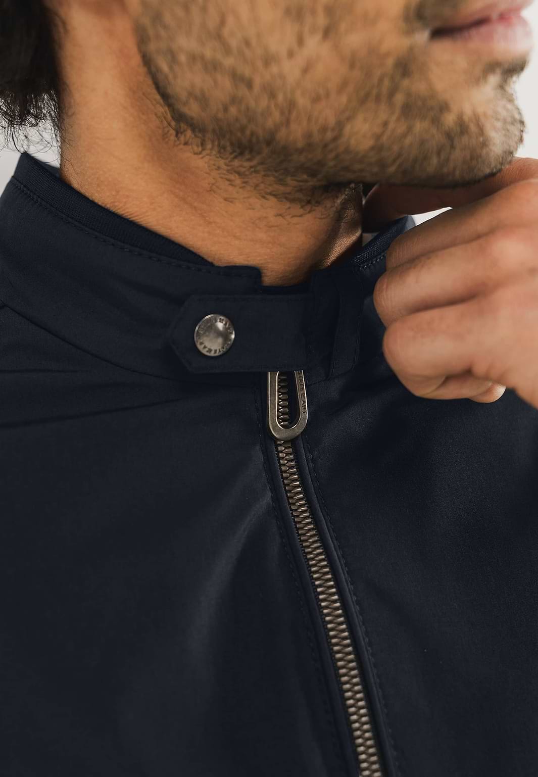 OUTERWEAR-jas-met-steekzakken