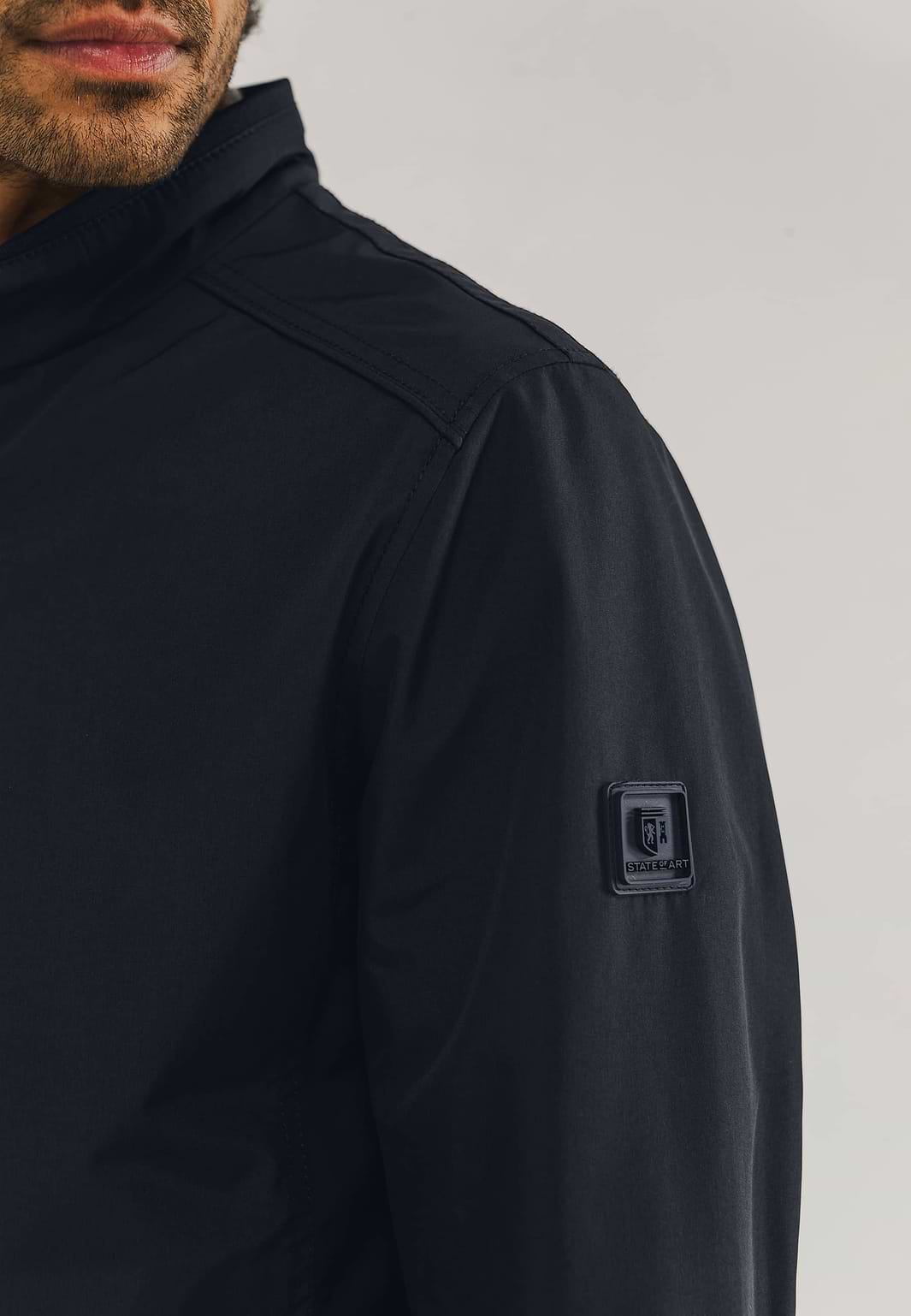 OUTERWEAR-jas-met-steekzakken