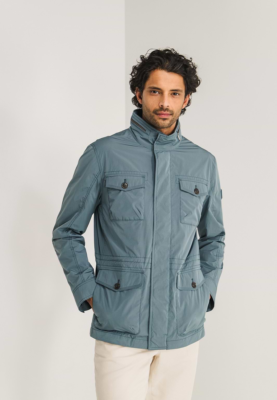 OUTERWEAR-veldjas-met-taillekoord