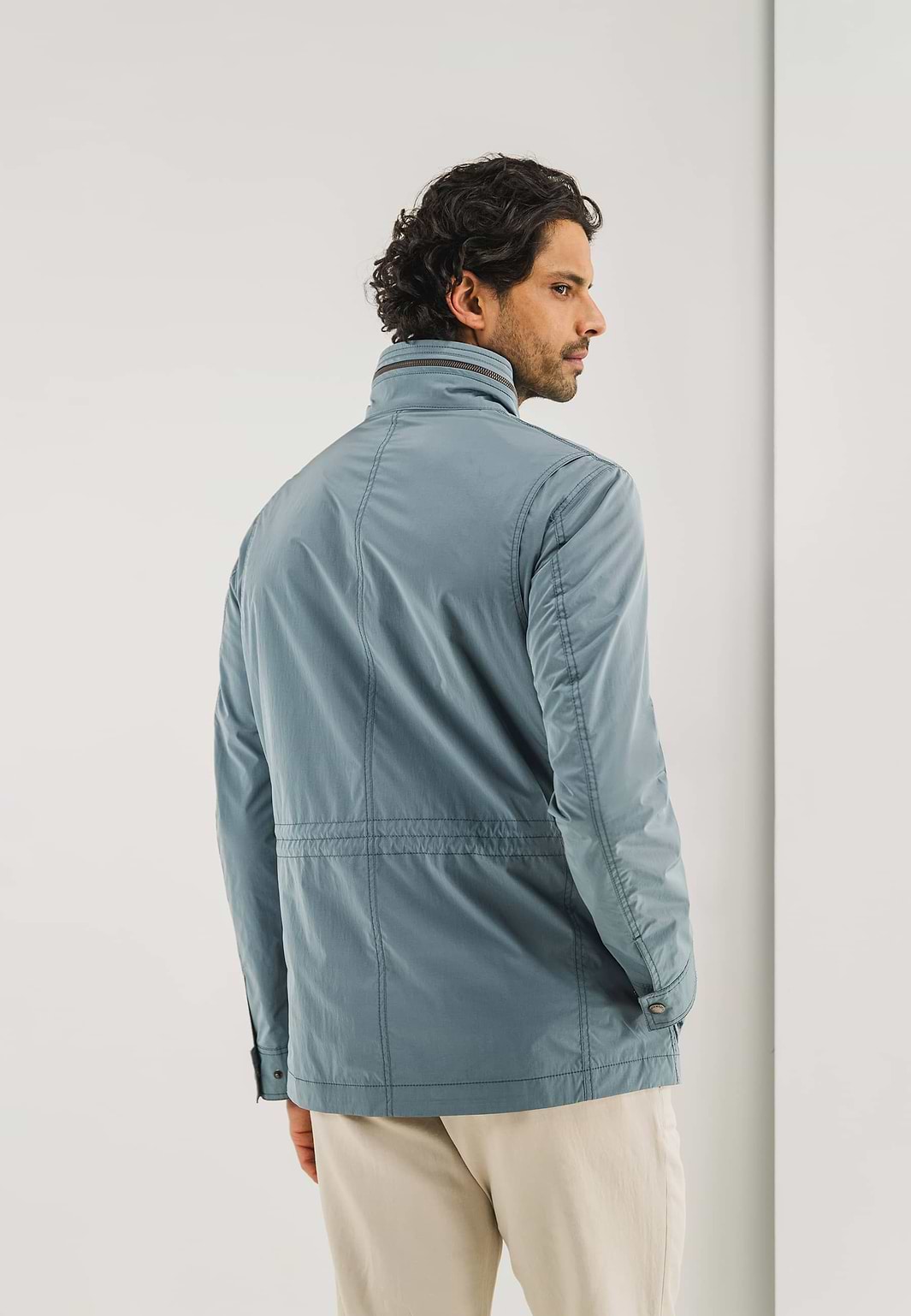 OUTERWEAR-veldjas-met-taillekoord