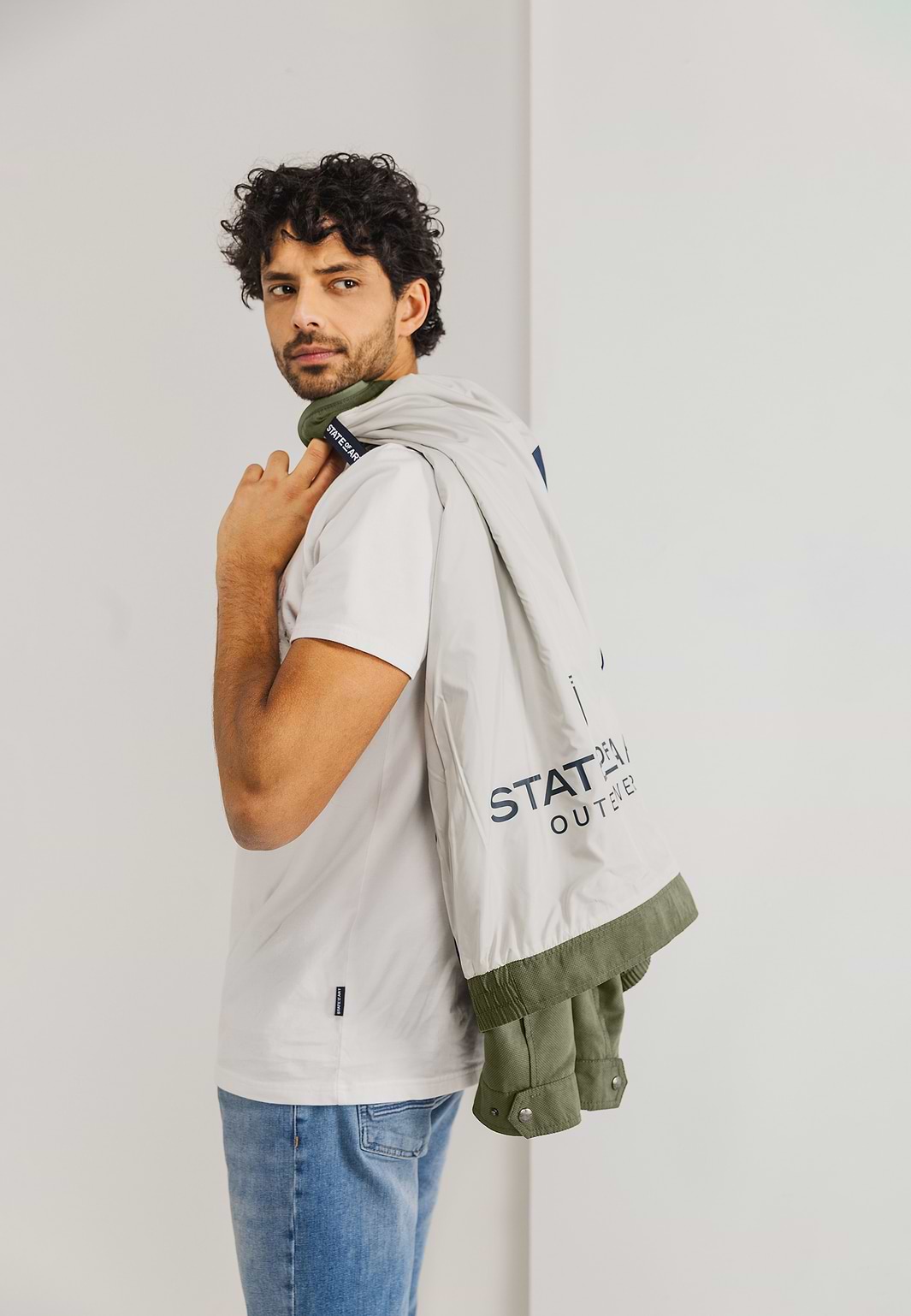 OUTERWEAR-jas-met-badge-op-mouw