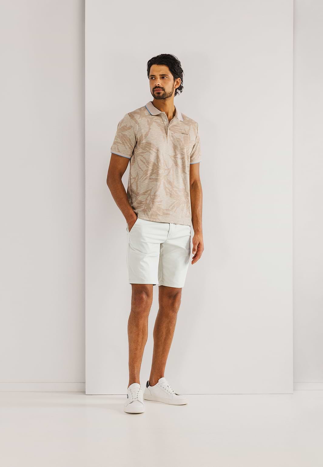 Chinoshorts-aus-einer-Baumwollmischung