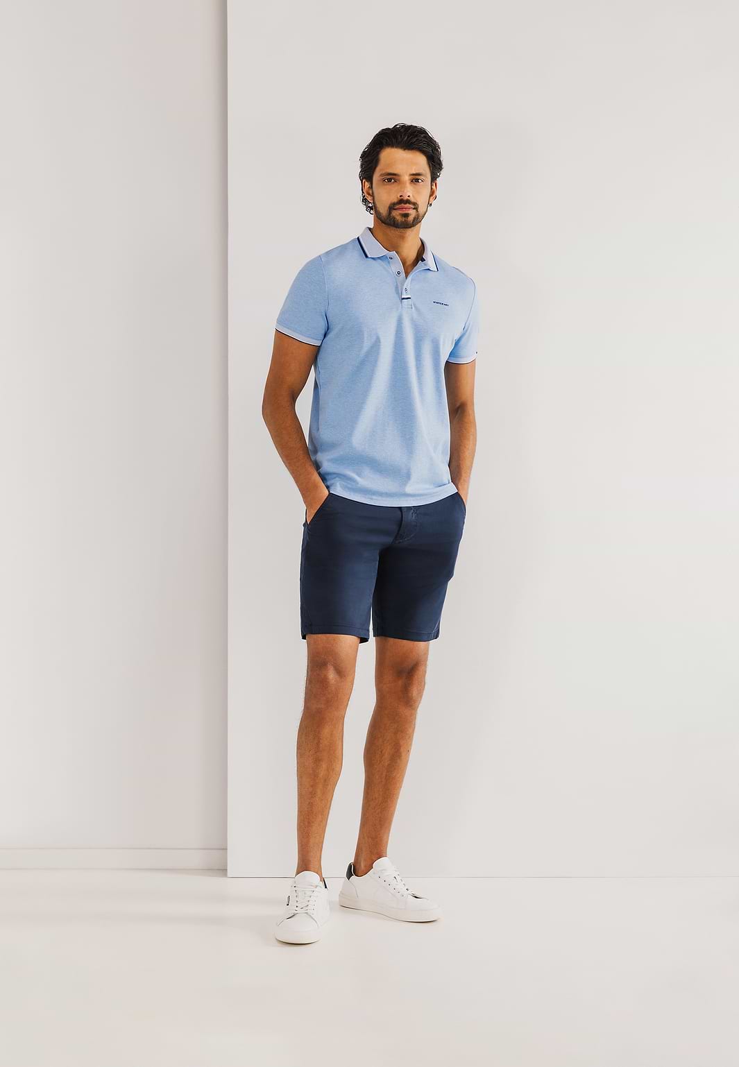 Chinoshorts-aus-einer-Baumwollmischung