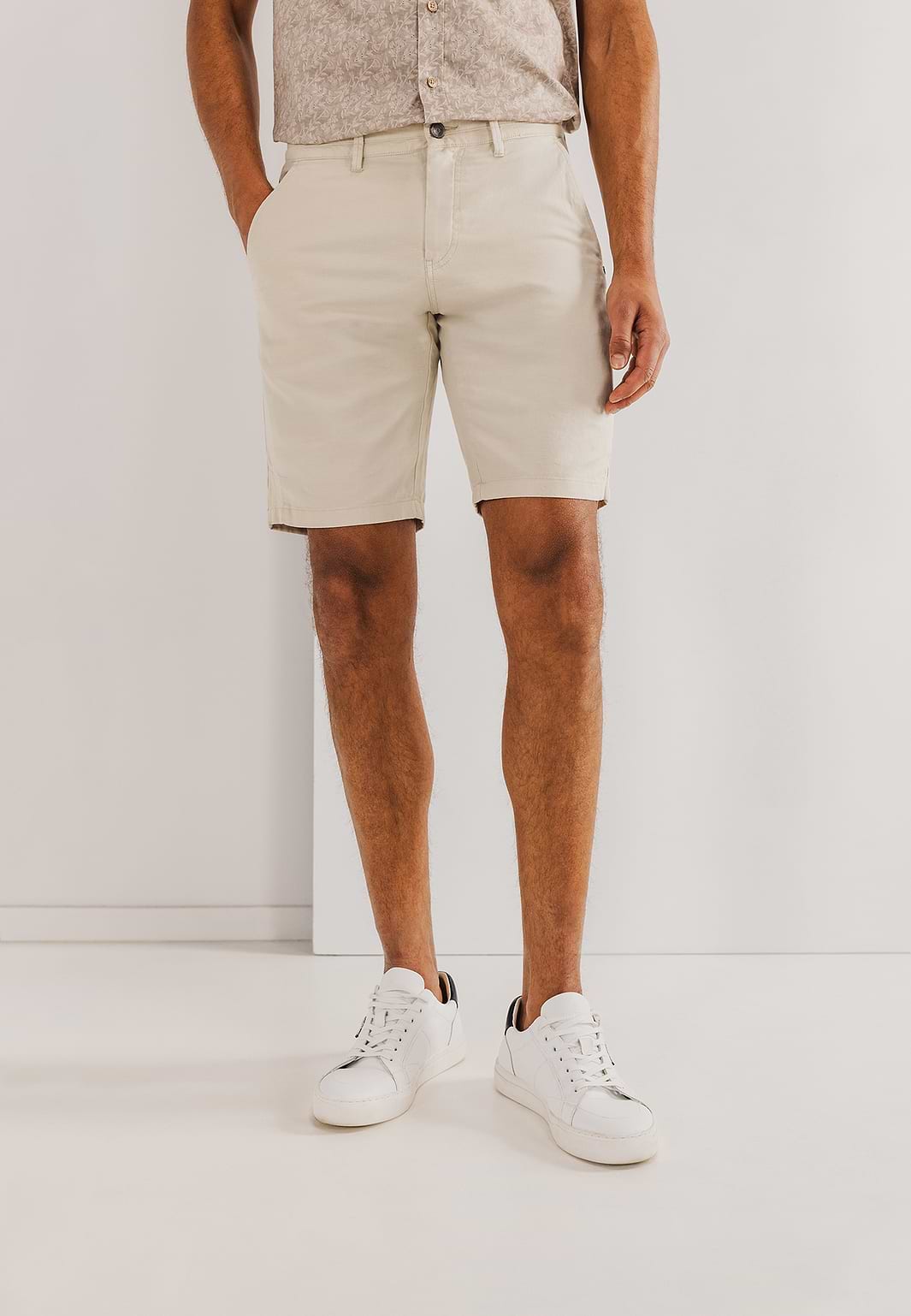 Carpenter-short-met-visgraatdetails