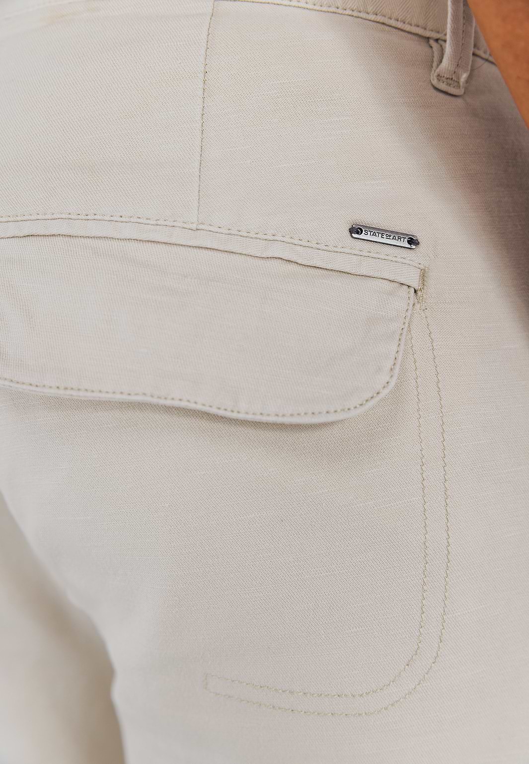 Carpenter-short-met-visgraatdetails