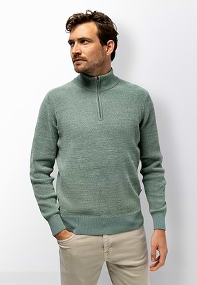 Ribgebreide-trui-met-blinde-halve-rits