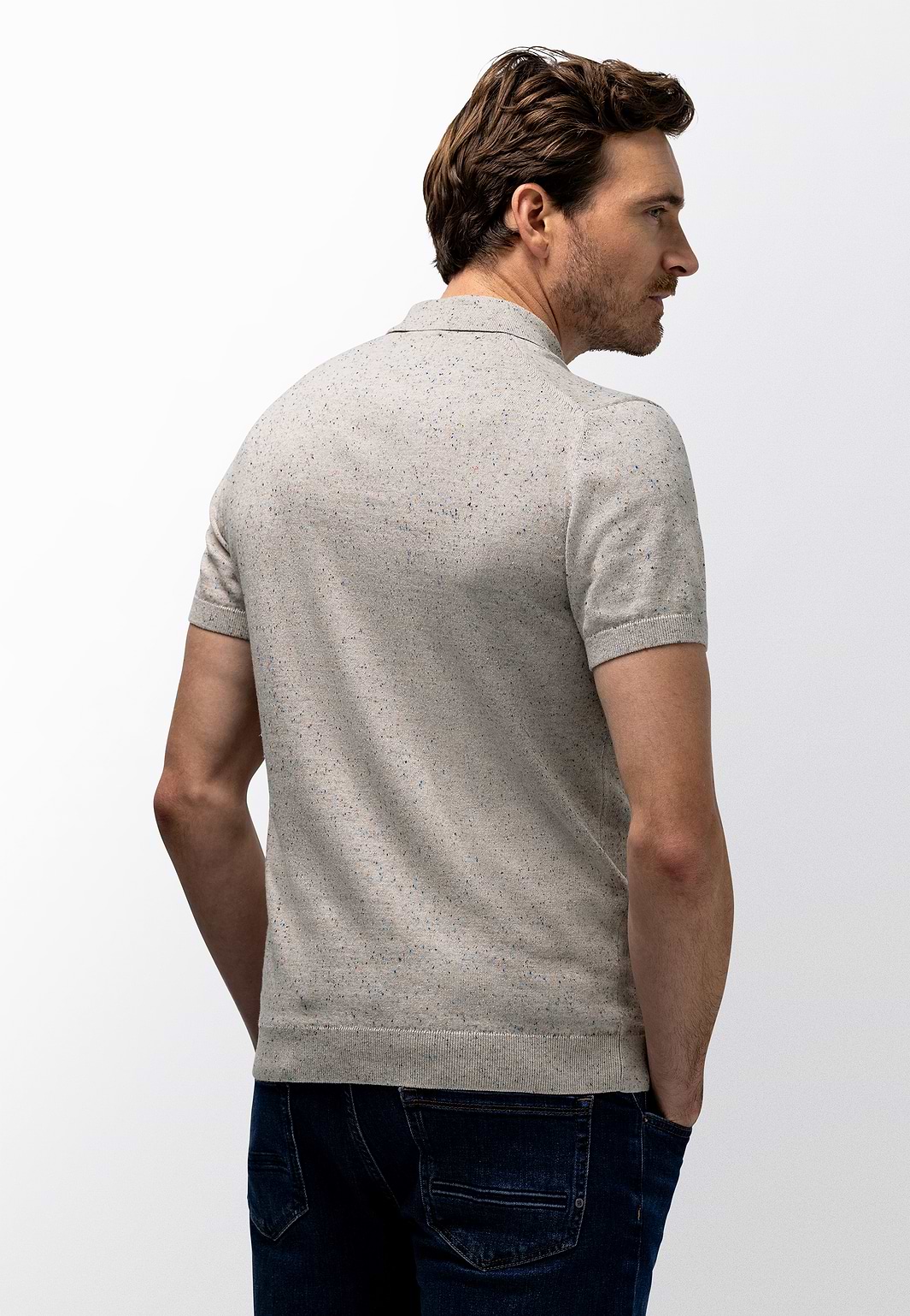 Meliertes-Poloshirt-aus-Baumwoll-Polyester-Mix