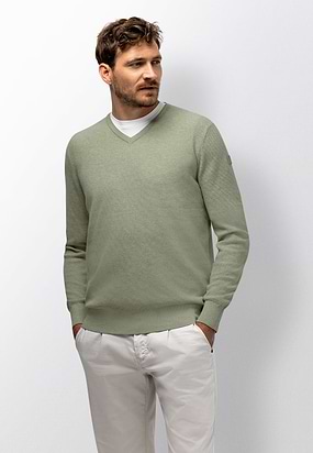 Trui-van-katoen-met-V-hals