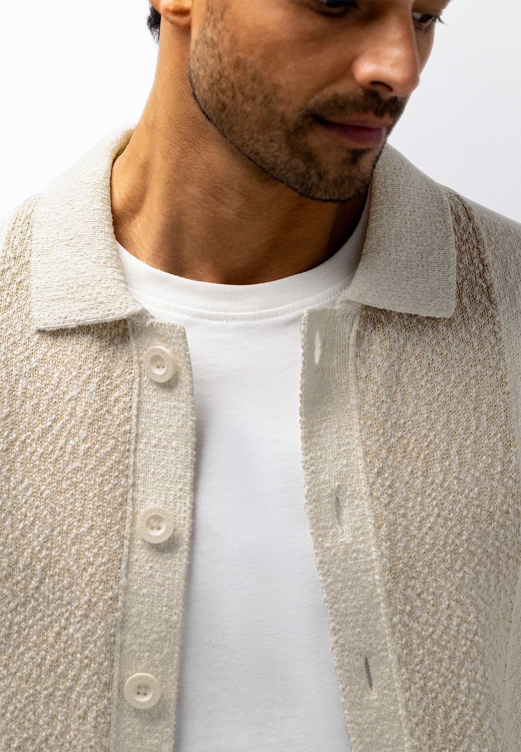 Knitted-polo-cardigan-in-fancy-yarn