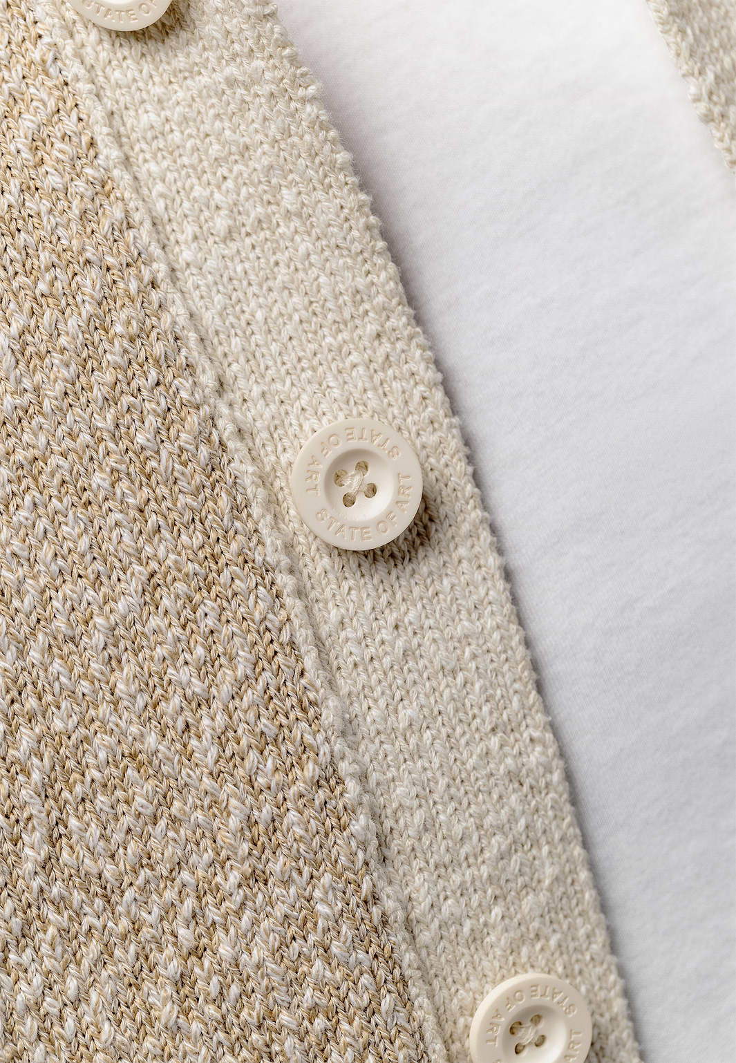 Knitted-polo-cardigan-in-fancy-yarn
