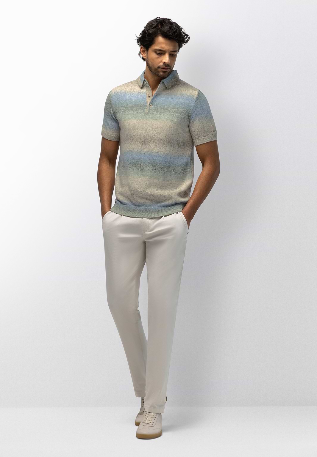 Fein-gestricktes-Poloshirt-mit-Streifen