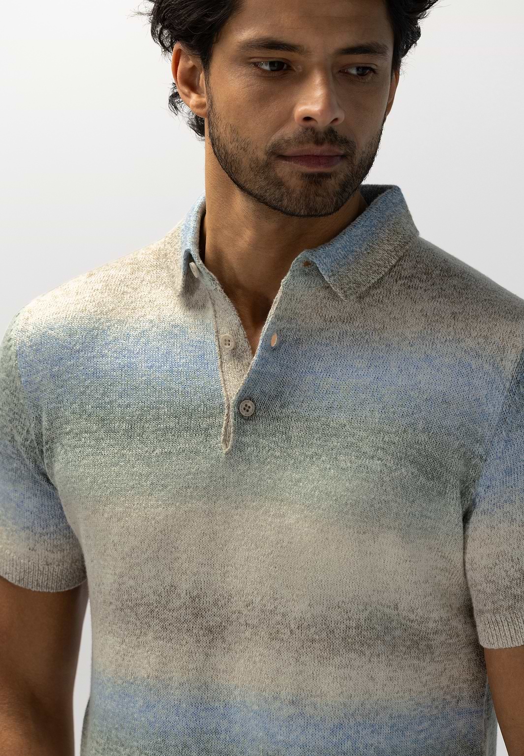 Fein-gestricktes-Poloshirt-mit-Streifen