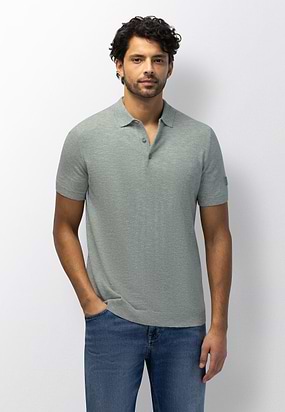 Fijngebreide-polo-in-gemêleerde-look