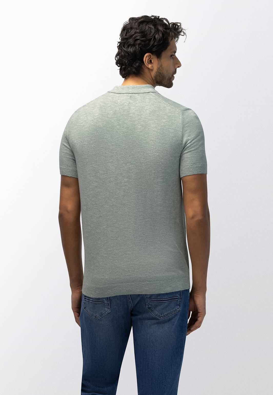 Fein-gestricktes-Poloshirt-in-melierter-Optik