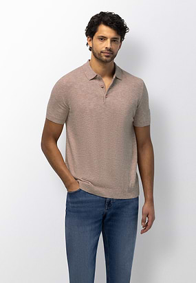 Fijngebreide-polo-in-gemêleerde-look