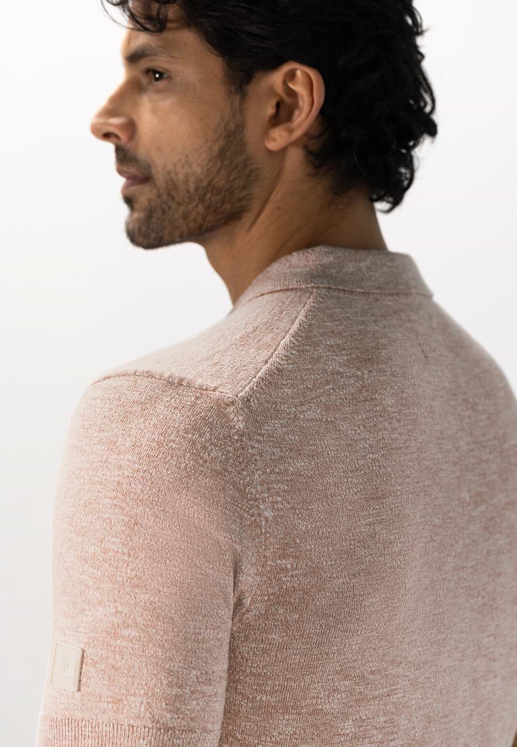 Fein-gestricktes-Poloshirt-in-melierter-Optik