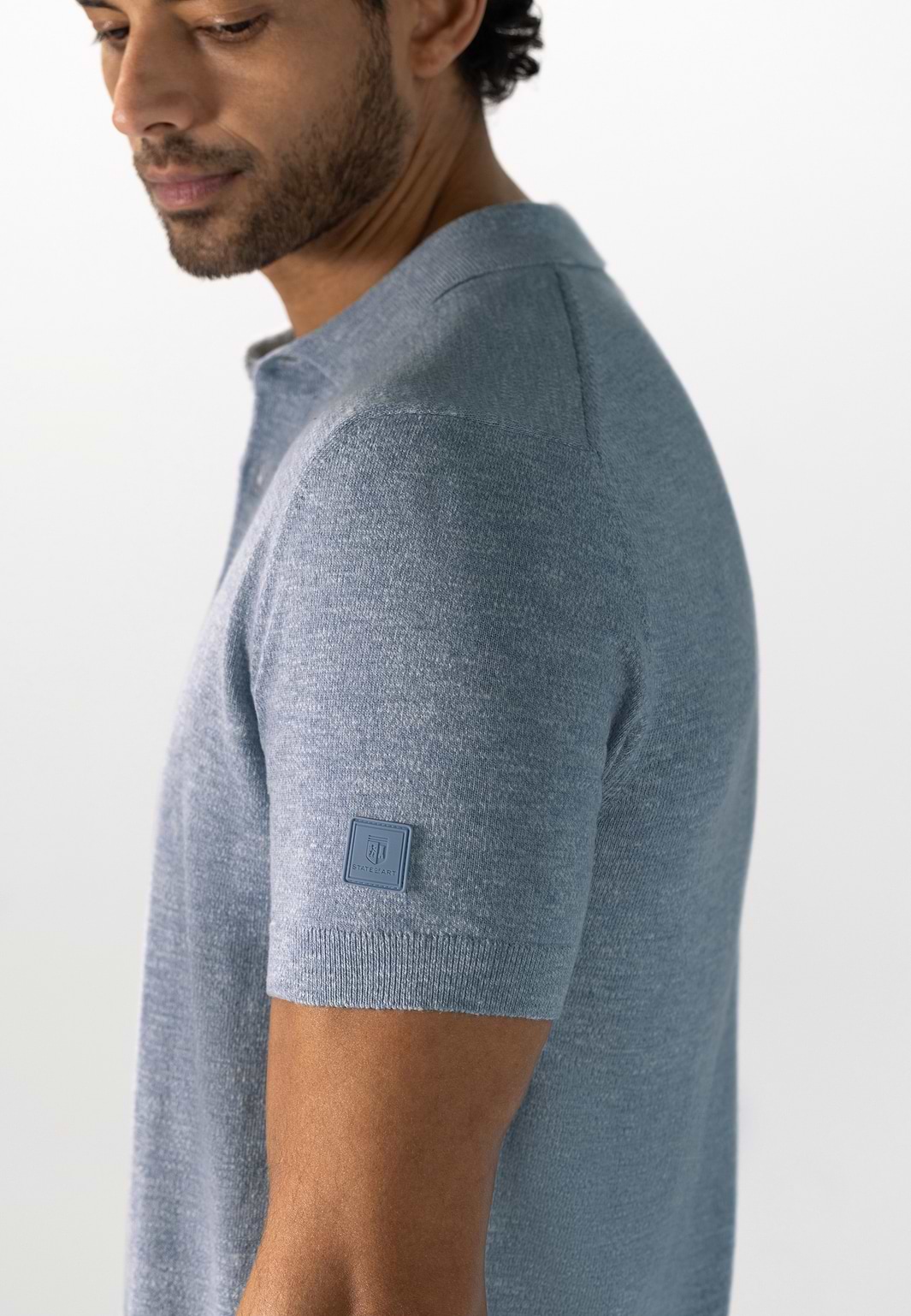 Fein-gestricktes-Poloshirt-in-melierter-Optik