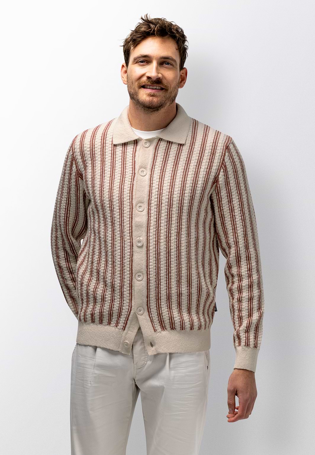 Gebreid-polovest-met-strepen