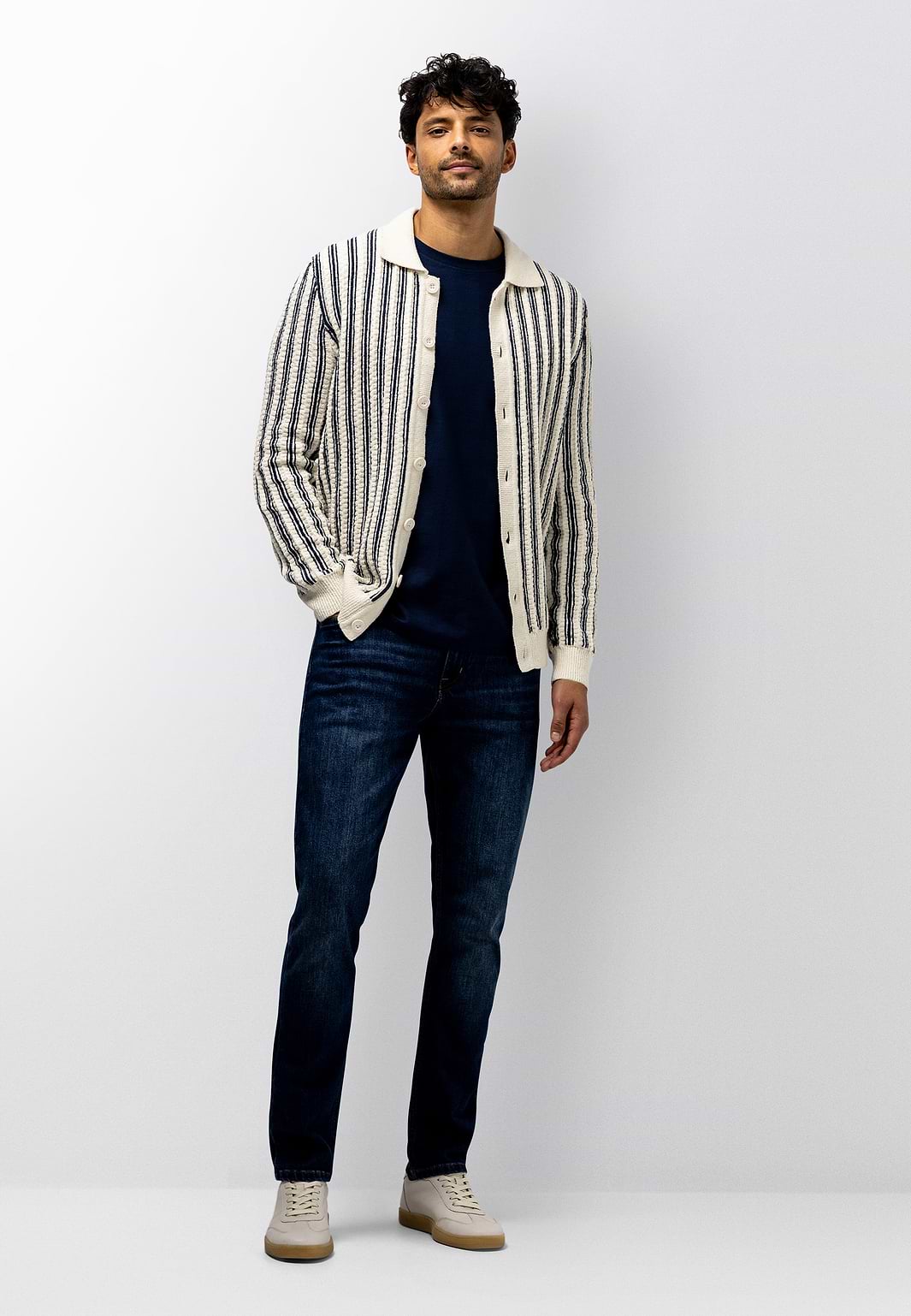 Gebreid-polovest-met-strepen