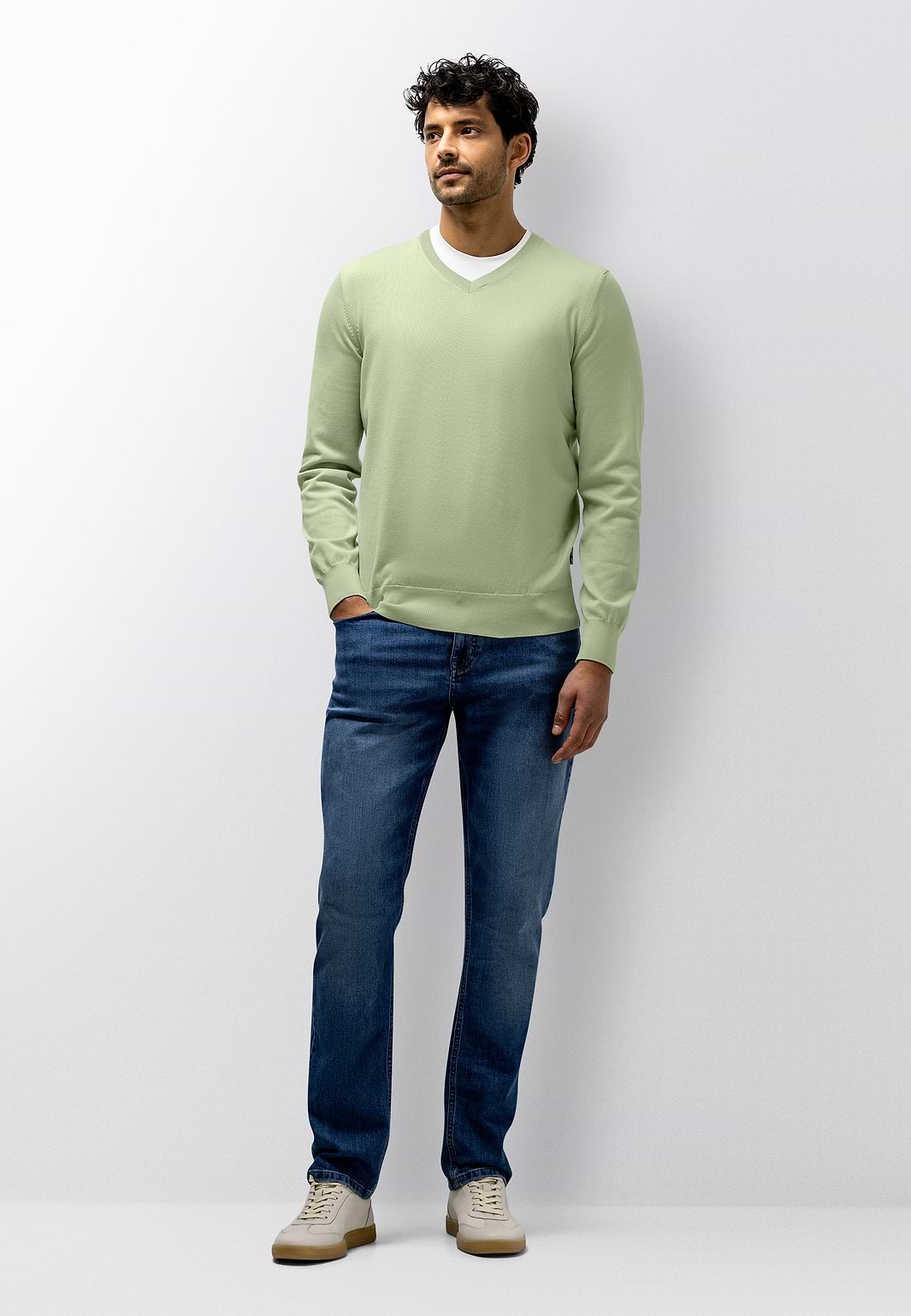 Fijngebreide-V-hals-trui