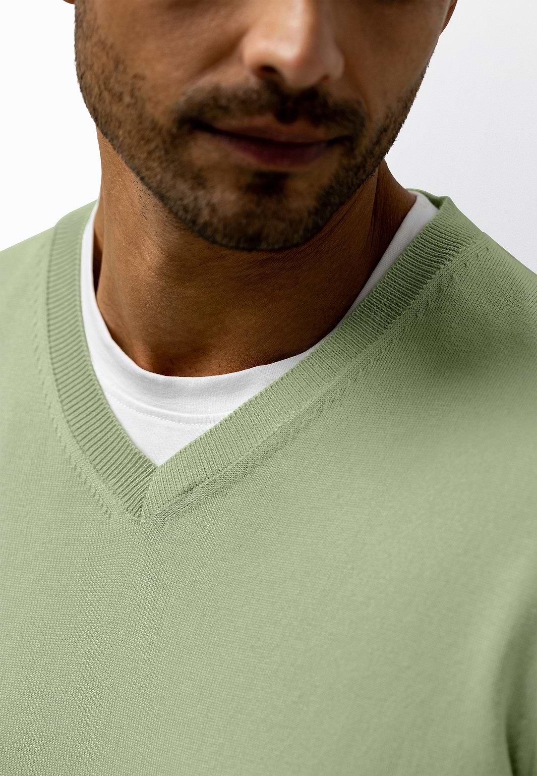 Fijngebreide-V-hals-trui