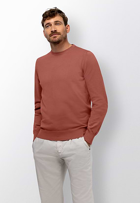 Fijngebreide-trui-met-ronde-hals