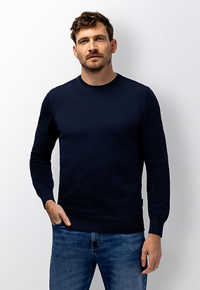 Fijngebreide-trui-met-ronde-hals