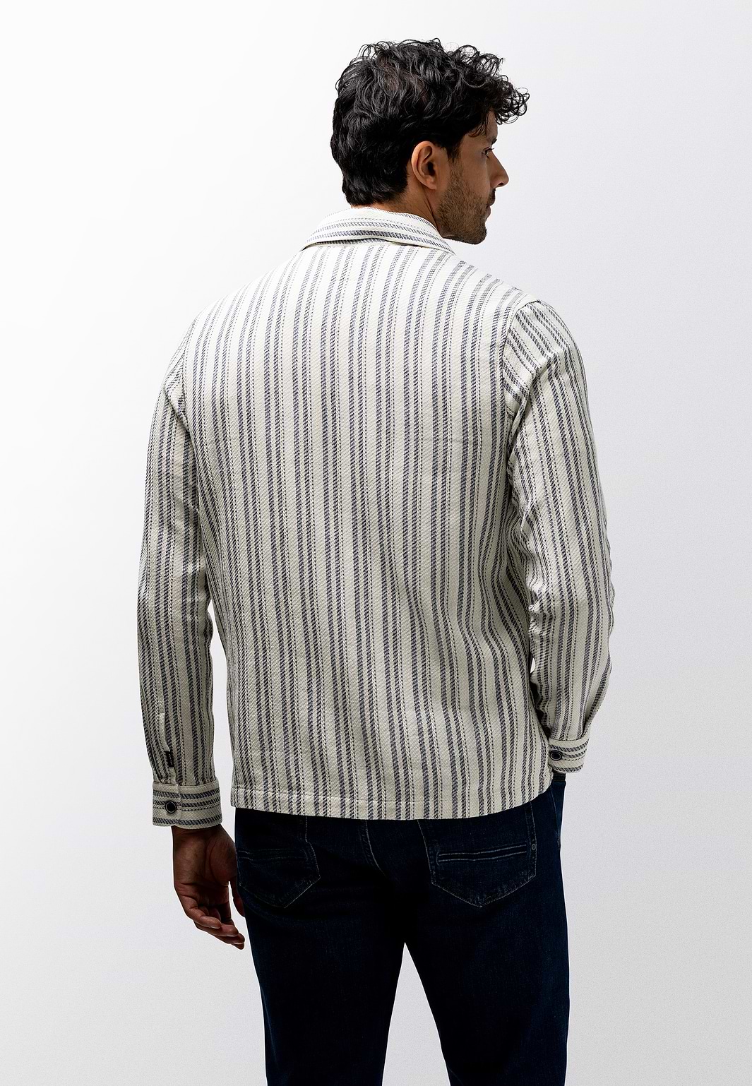 Gestreept-overshirt-met-borstzakken