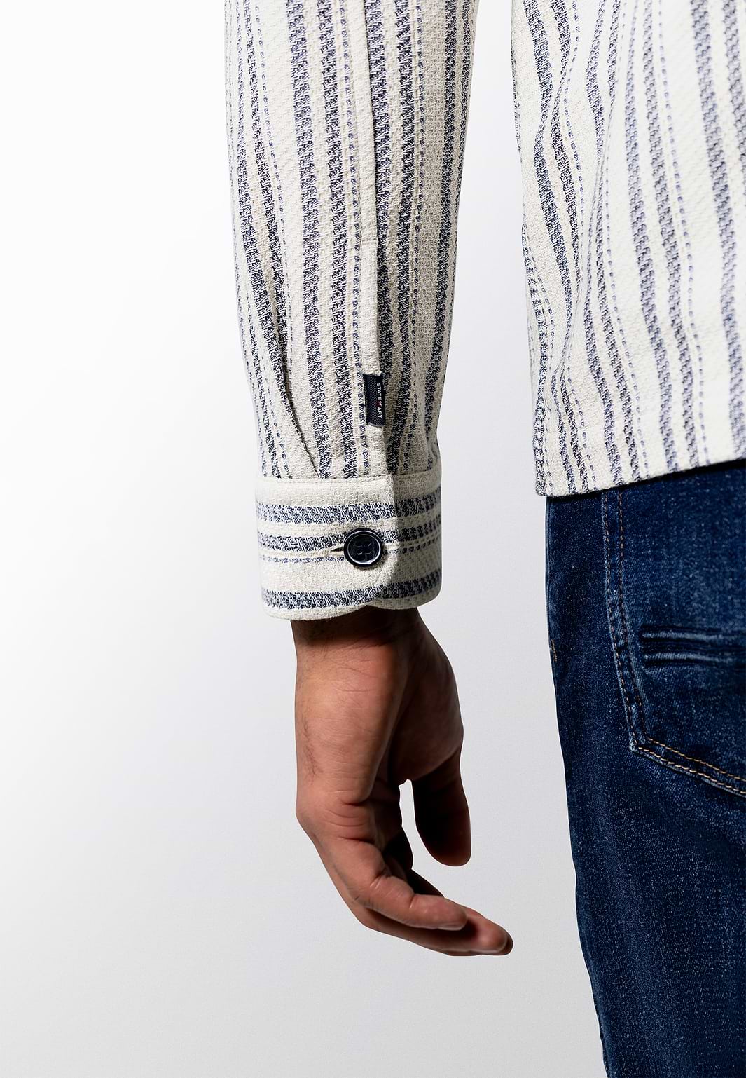 Gestreept-overshirt-met-borstzakken