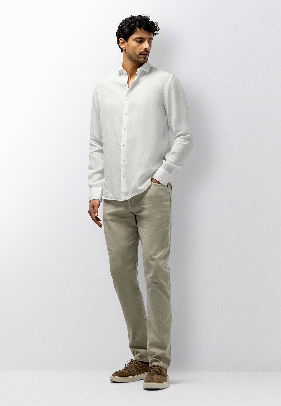 Linnen-overhemd-met-gewassen-look