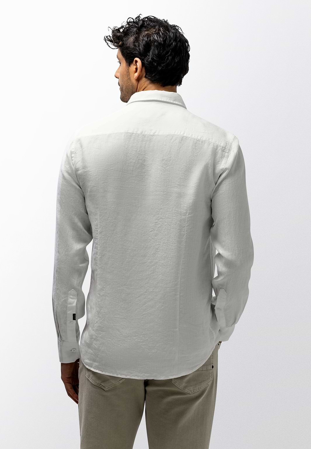 Linnen-overhemd-met-gewassen-look