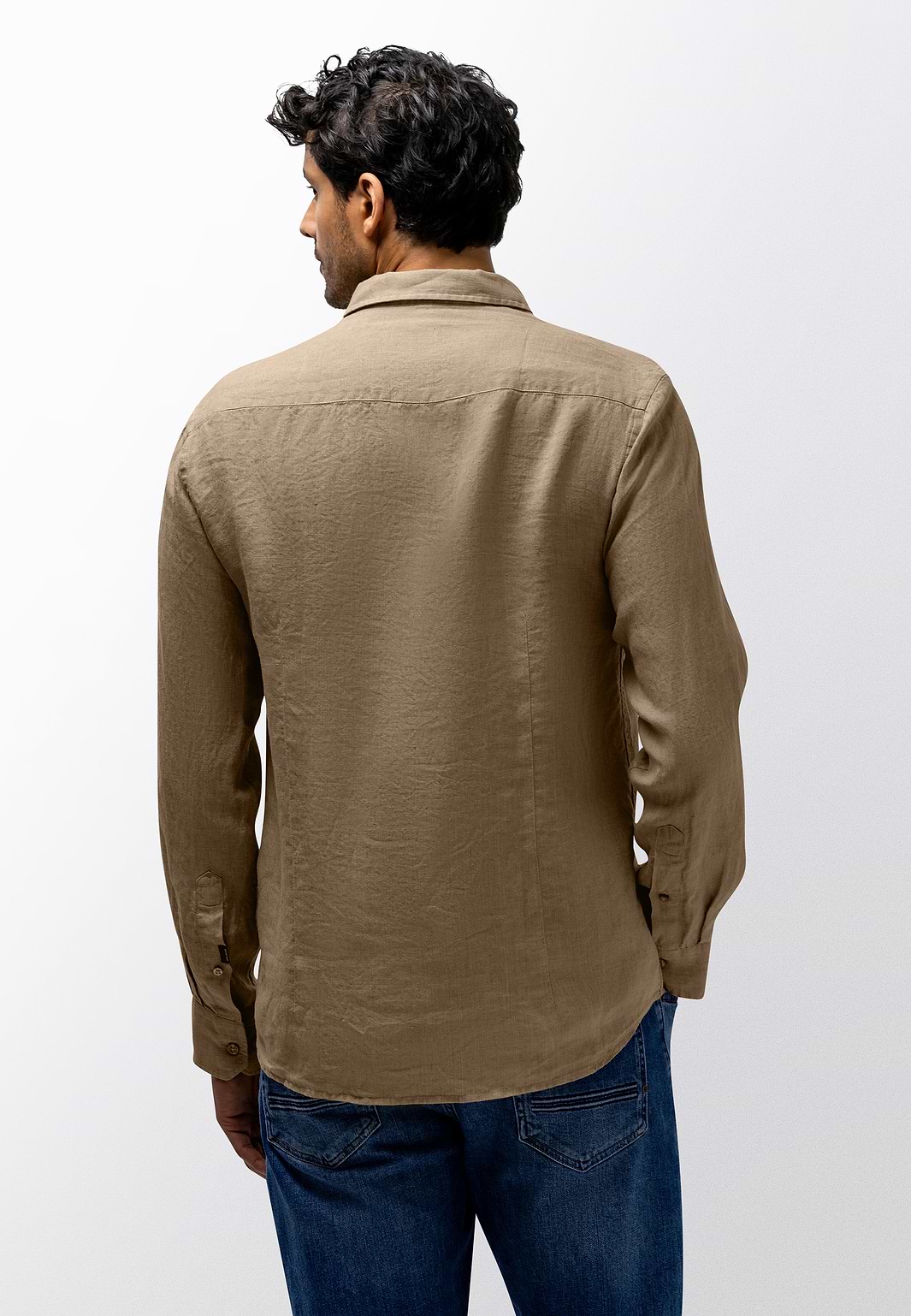 Linnen-overhemd-met-gewassen-look