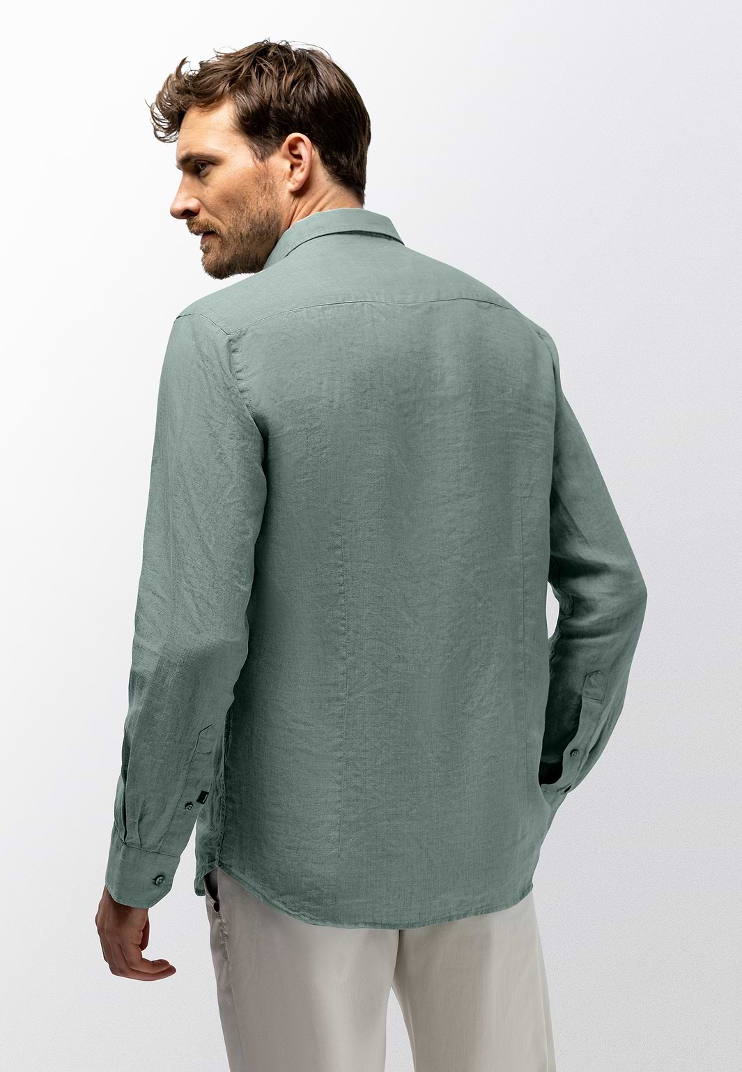 Linnen-overhemd-met-gewassen-look