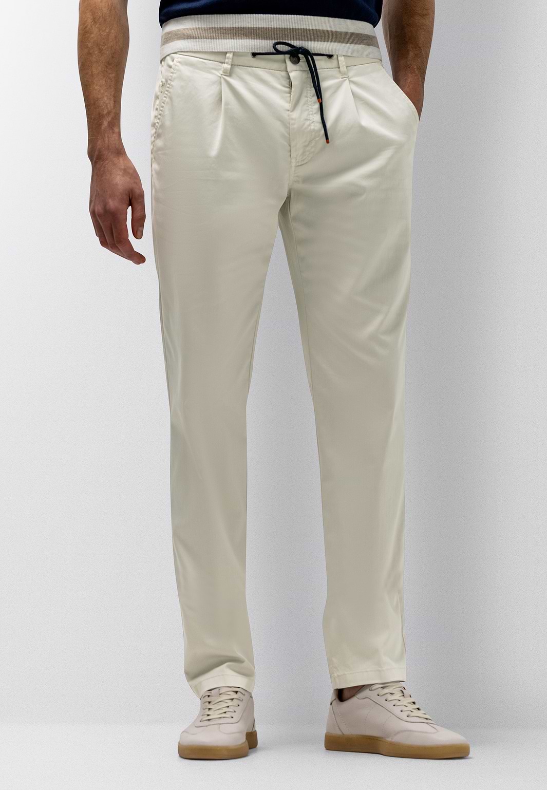 Chino-stretch-NAVIGATOR-à-plis
