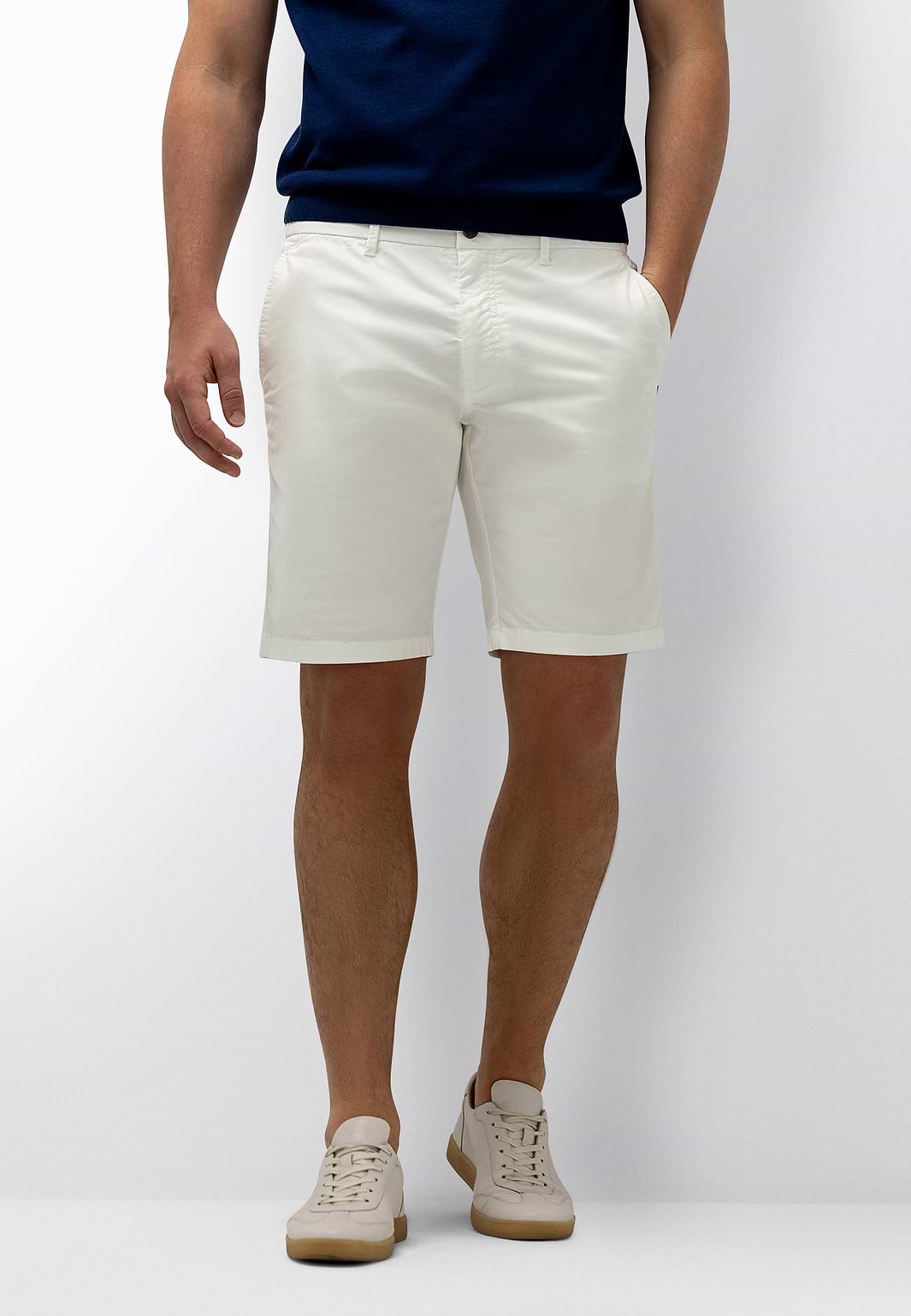 Chinoshort-met-elastische-details