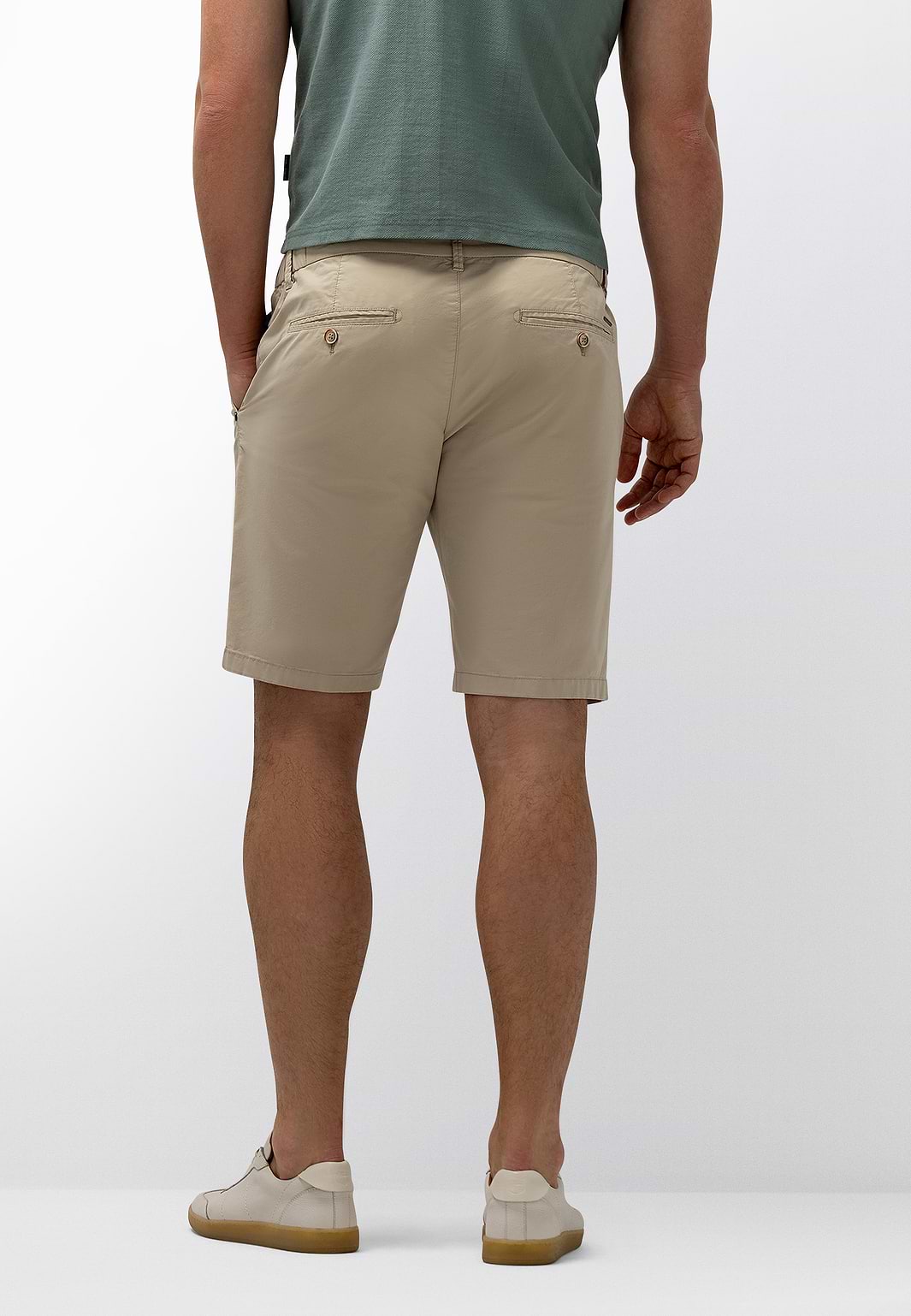 Chinoshort-met-elastische-details