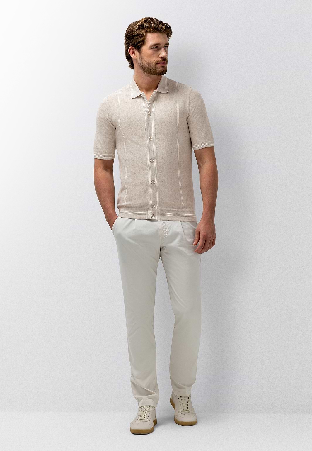 Cardigan-polo-structuré-avec-détails-rayés