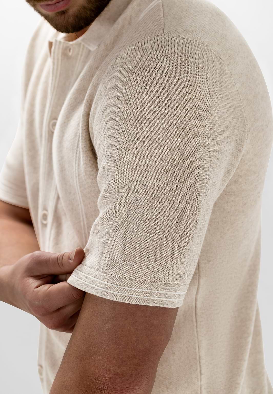 Cardigan-polo-structuré-avec-détails-rayés