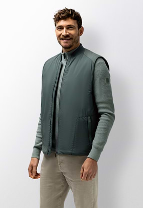 Lichtgewicht-bodywarmer-met-bomberkraag