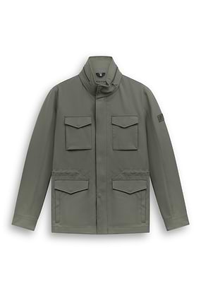 Parka-met-capuchon-en-klepzakken