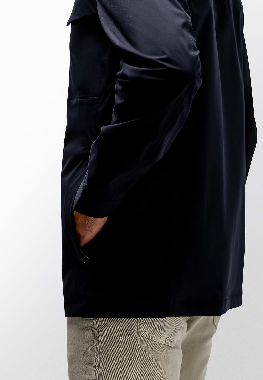 Parka-with-hood-and-zip-pockets