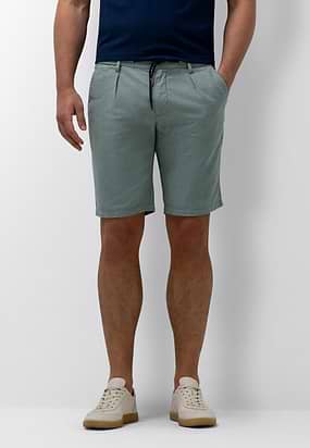 Chinoshort-met-bandplooien