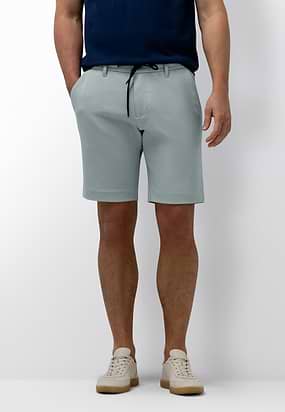Chinoshort-van-een-polyestermix